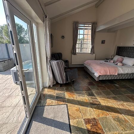 Dwylig Isa Holiday Cottages Rhuddlan Rom bilde