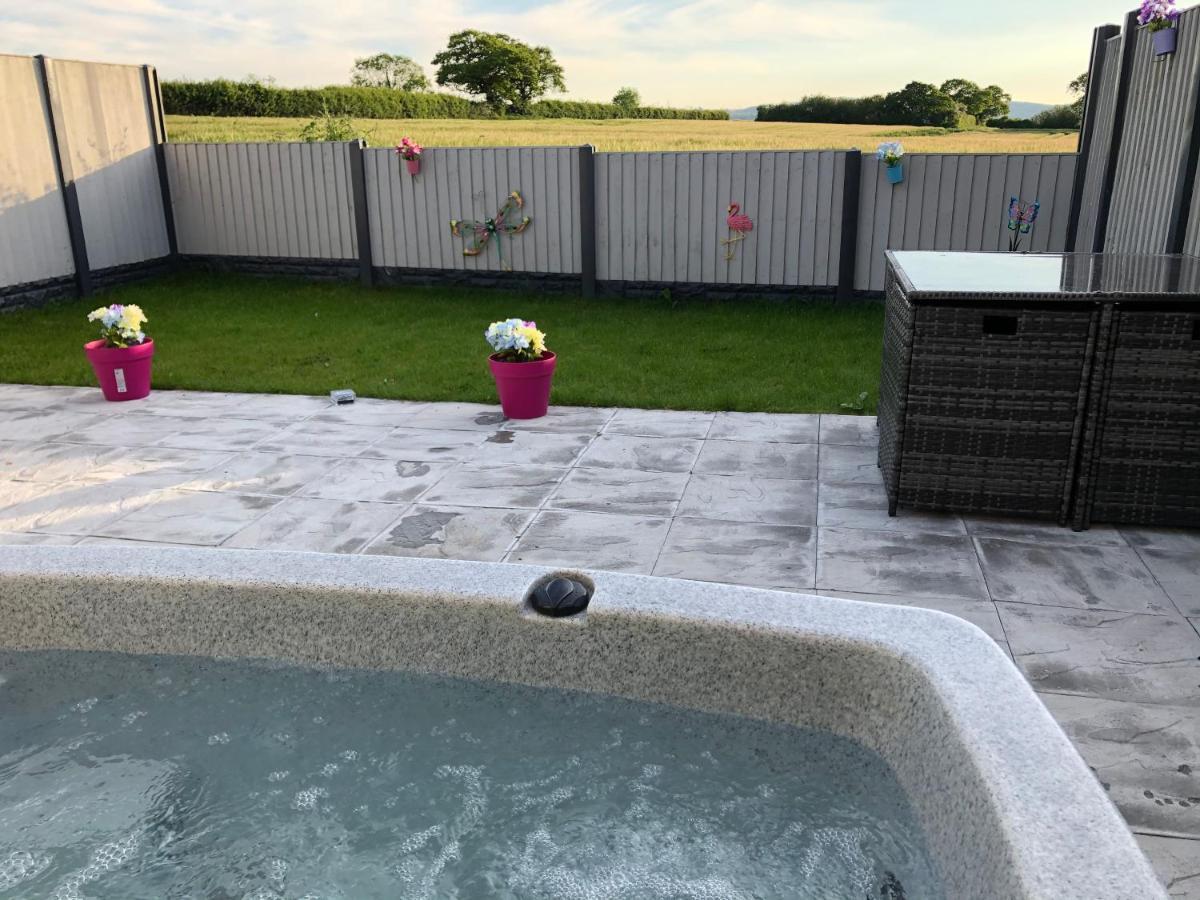 Dwylig Isa Holiday Cottages Rhuddlan Eksteriør bilde