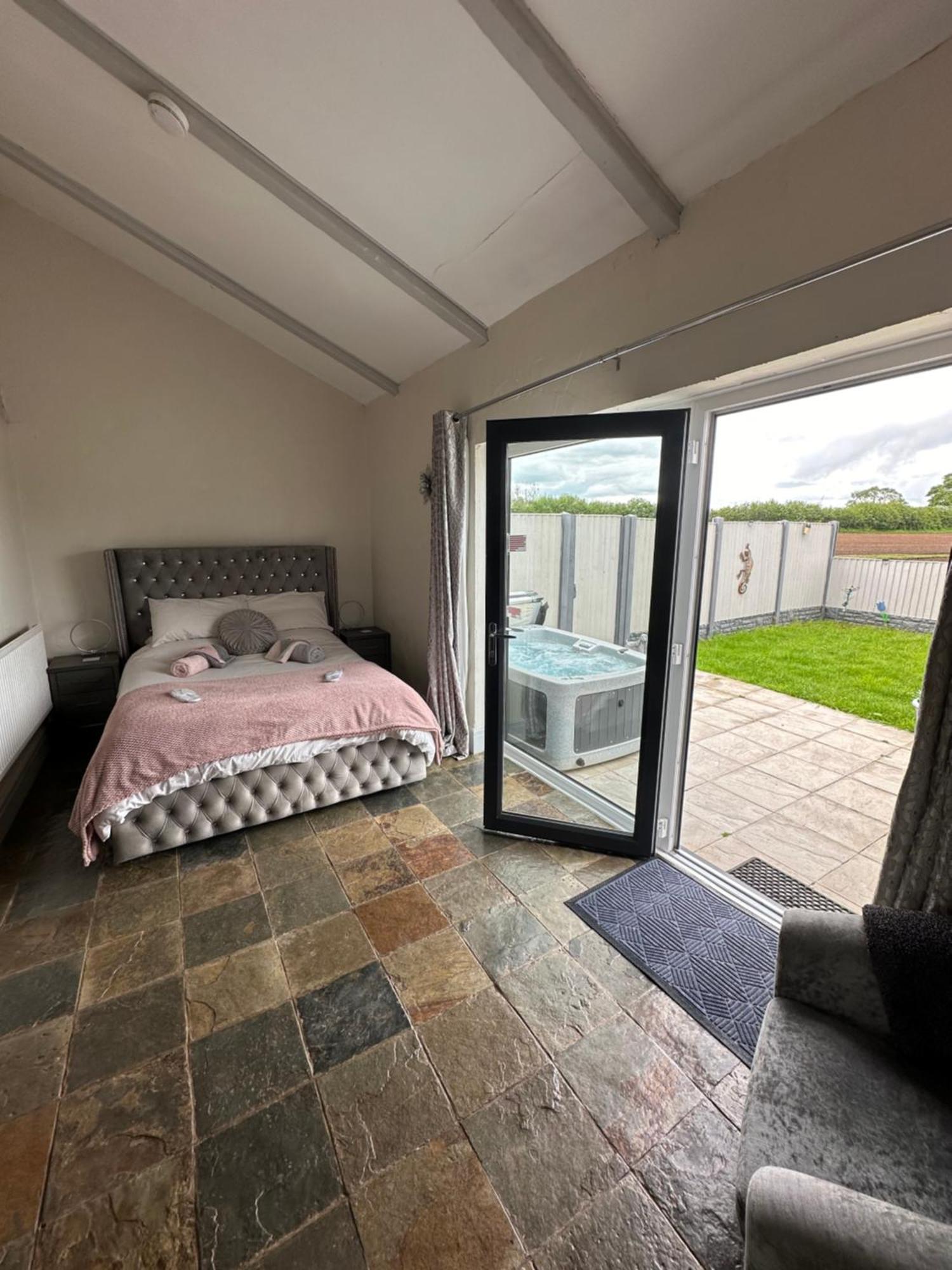 Dwylig Isa Holiday Cottages Rhuddlan Rom bilde